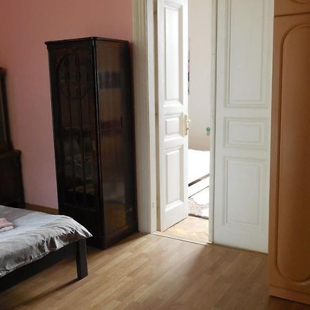 2 Room Apartment Near Opera House 利沃夫 外观 照片