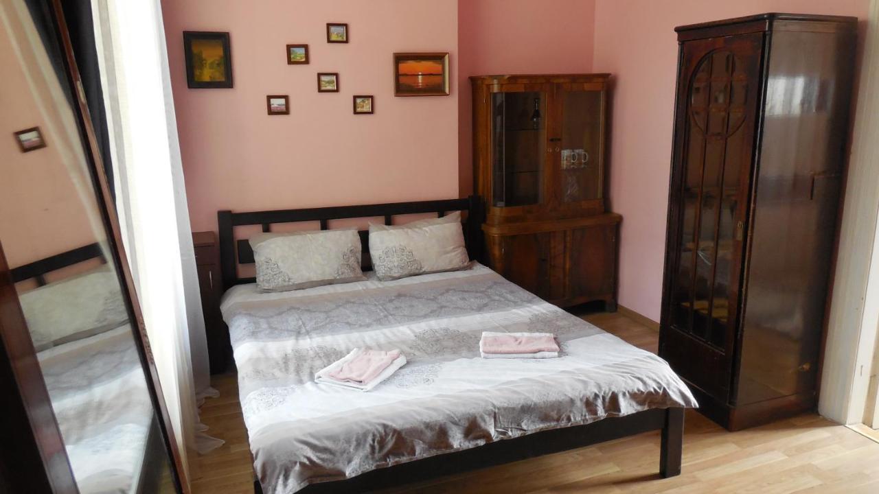2 Room Apartment Near Opera House 利沃夫 外观 照片