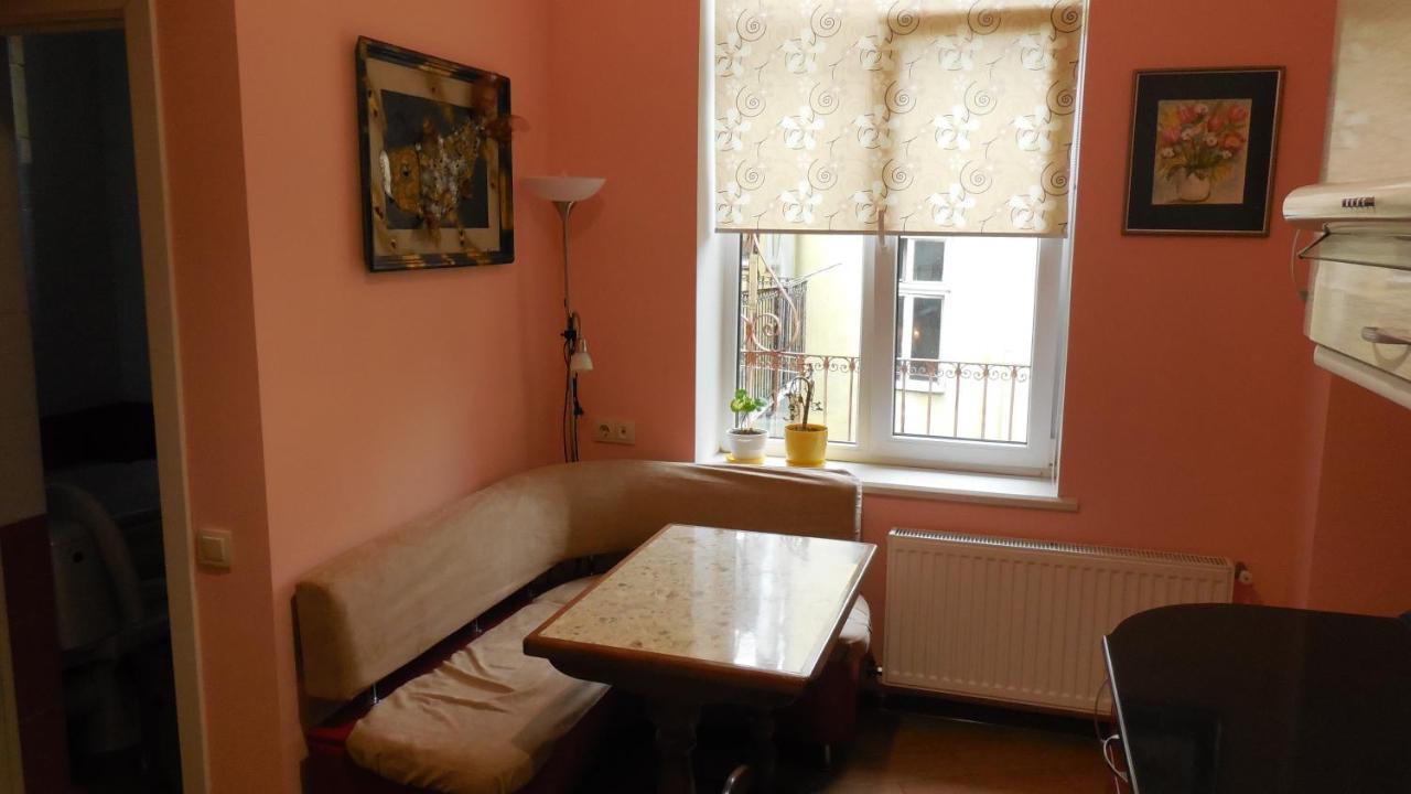 2 Room Apartment Near Opera House 利沃夫 外观 照片
